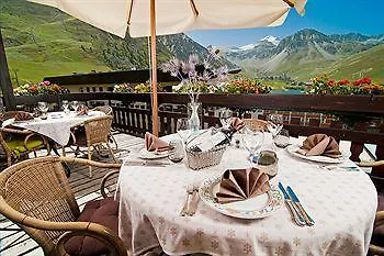 Hotel Les Campanules By Les Etincelles 4*